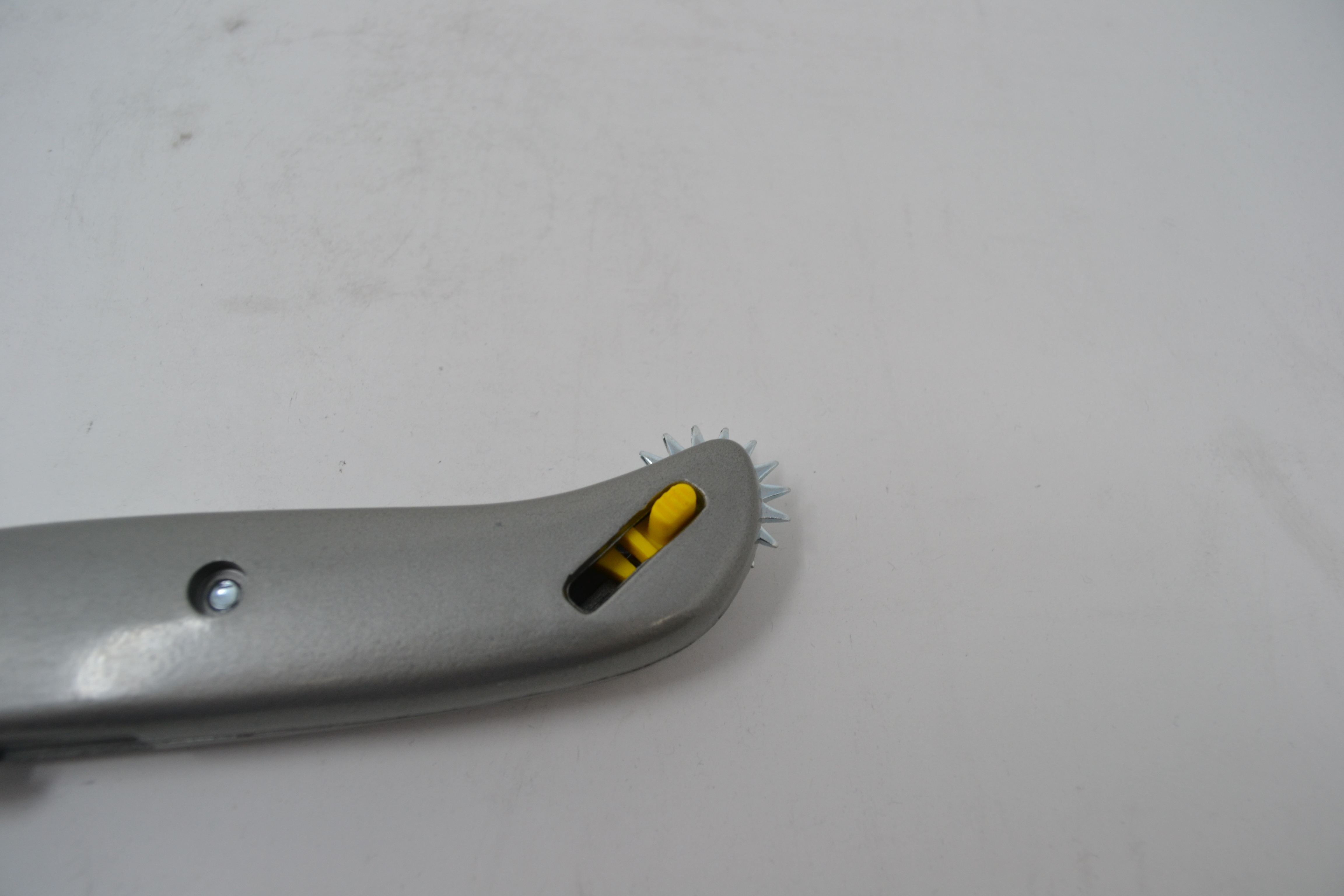 Retractable Knife with Scoring Wheel (Grey) (CA Only) Miller Supply Inc